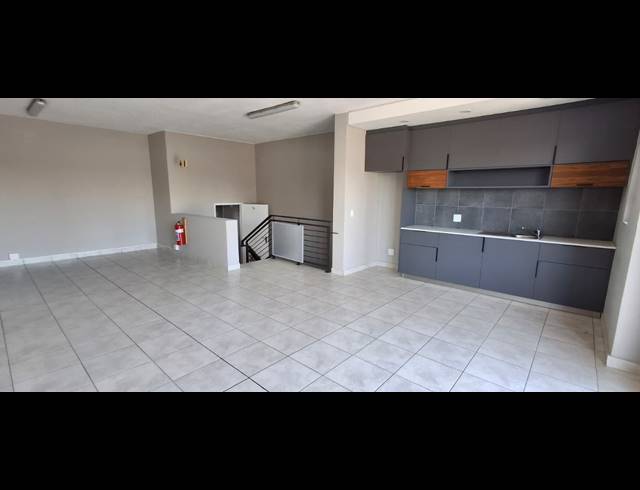 130M² BUILDING FOR SALE IN MOREHILL